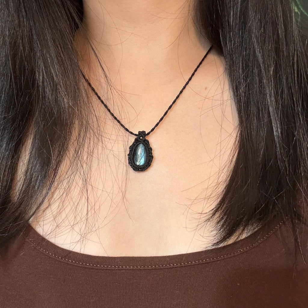 Black Labradorite Pendant Macrame Necklace